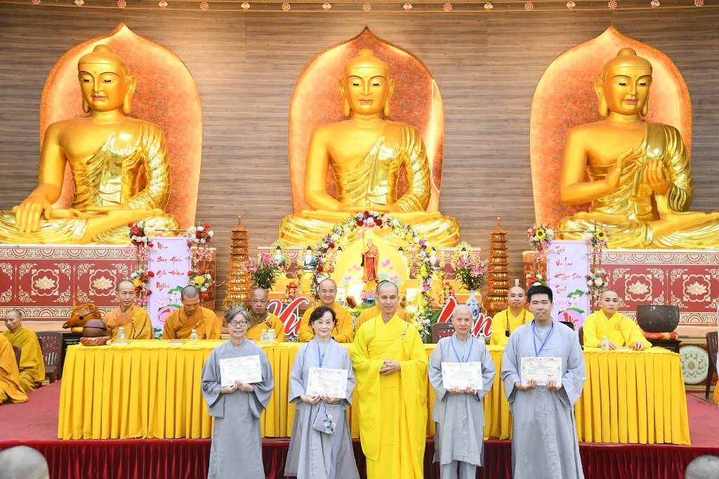 BẾ MẠC KHÓA TU “PHƯƠNG TRỜI THONG DONG” LẦN 10 - KHÉP LẠI 7 NGÀY TU HỌC TRỌN VẸN Ý NGHĨA