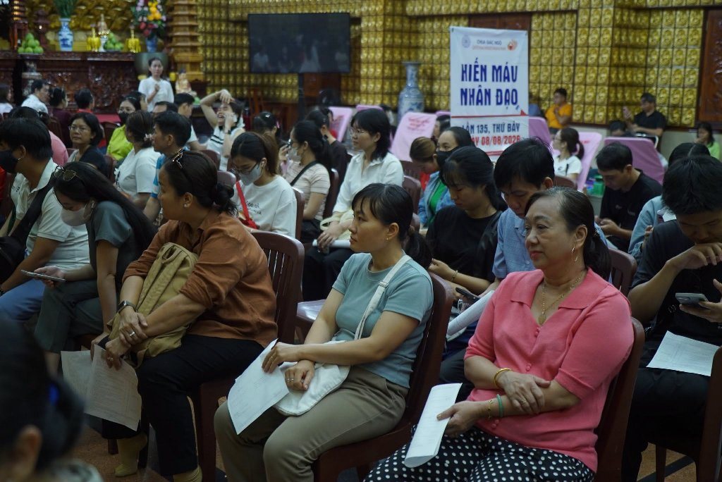 LAN TỎA HẠNH NGUYỆN BỒ-TÁT: HƠN 200 TÌNH NGUYỆN VIÊN THAM GIA HIẾN MÁU NHÂN ĐẠO LẦN THỨ 135 TẠI CHÙA GIÁC NGỘ