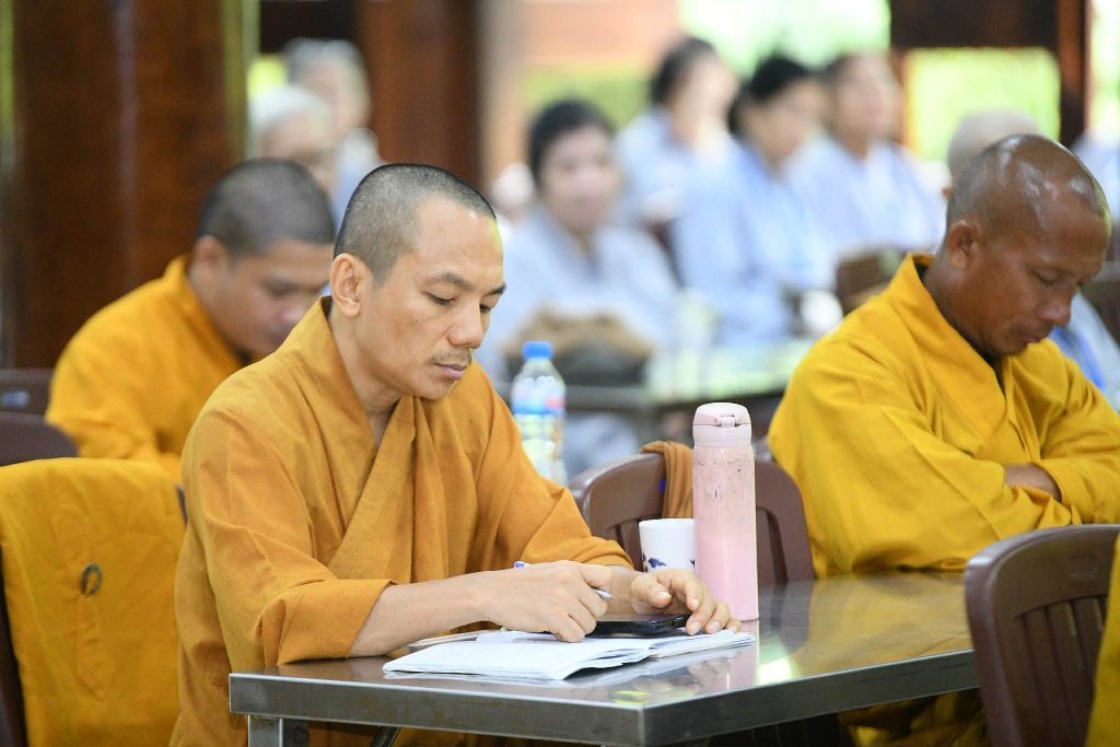 “CON RẮN” VÀ “CHIẾC BÈ” – BÀI HỌC SÂU SẮC VỀ CÁCH HỌC VÀ HÀNH CHÁNH PHÁP
