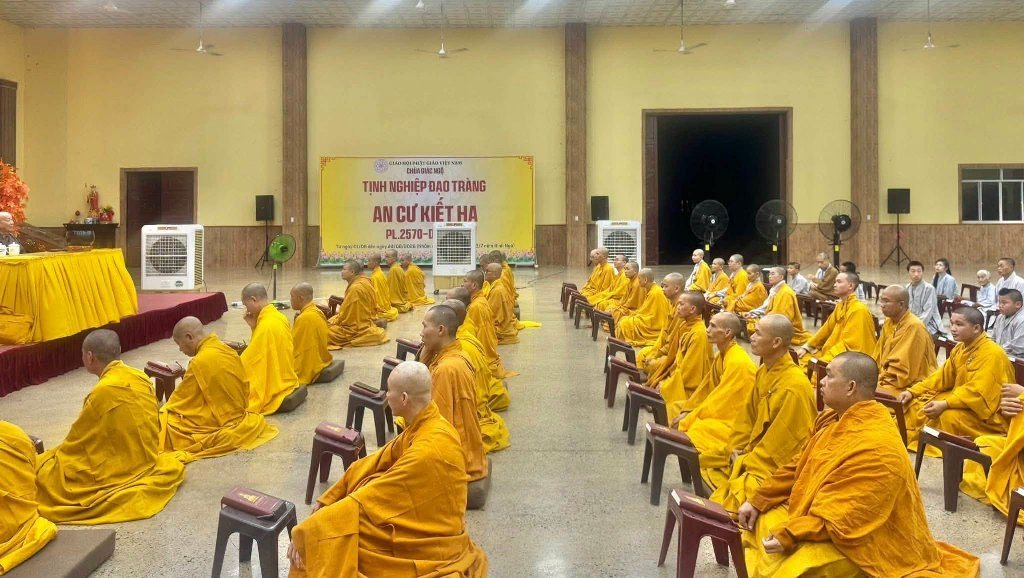 ĐÓN TIẾP HÒA THƯỢNG THƯỢNG NHẬT HẠ HỶ QUANG LÂM THĂM TRƯỜNG HẠ