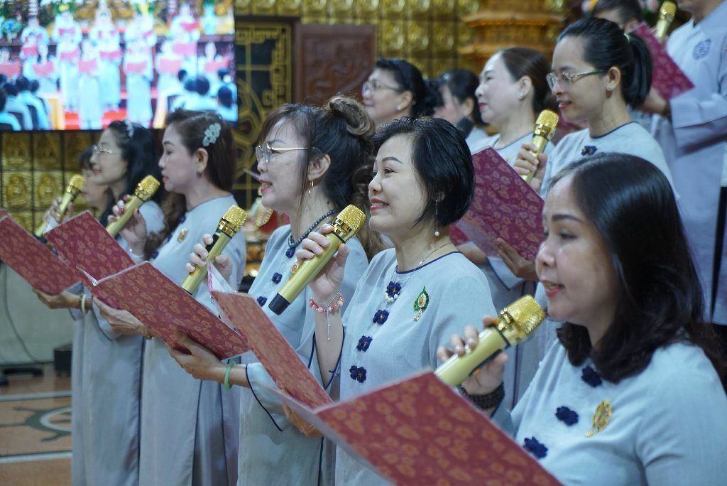 MỘT NGÀY AN LẠC: HỌC CÁCH ĐI TỪ BÓNG TỐI ĐẾN ÁNH SÁNG VÀ NUÔI DƯỠNG HẠNH HIẾU TRONG CUỘC SỐNG