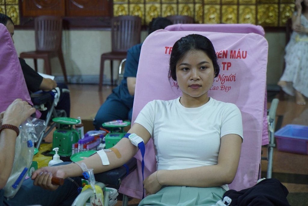 LAN TỎA HẠNH NGUYỆN BỒ-TÁT: HƠN 200 TÌNH NGUYỆN VIÊN THAM GIA HIẾN MÁU NHÂN ĐẠO LẦN THỨ 135 TẠI CHÙA GIÁC NGỘ