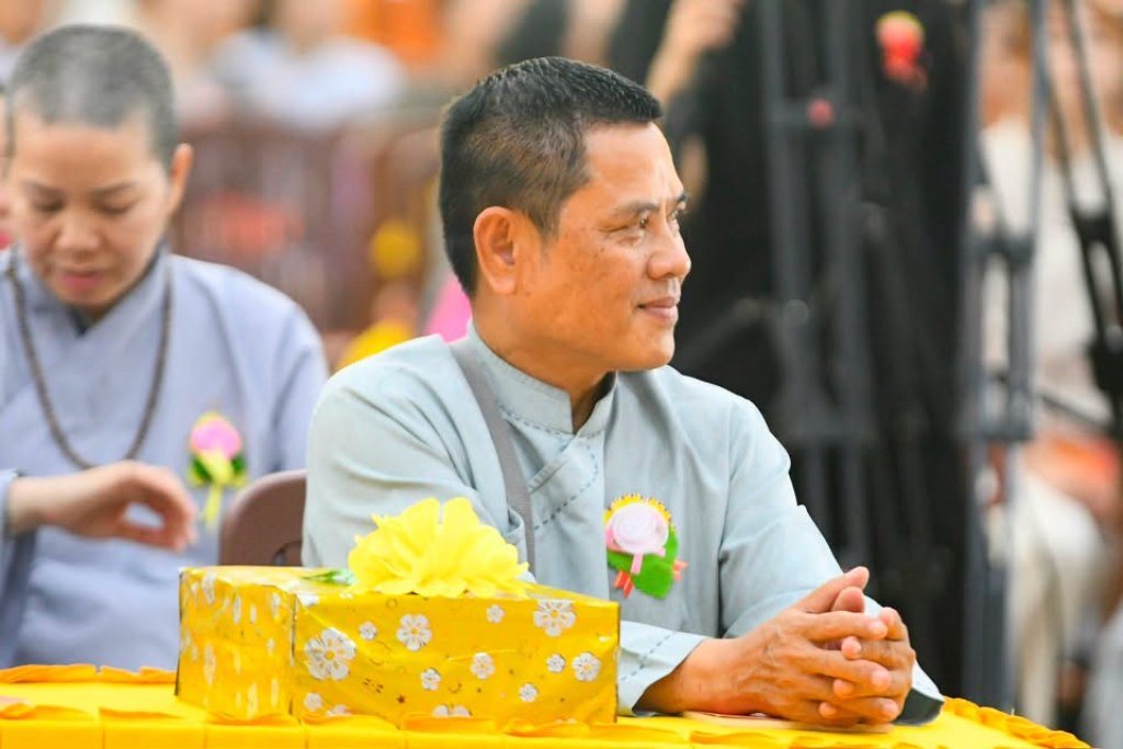 Đạo tràng Đạo Phật Ngày Nay và Phật tử gần xa dâng cúng pháp y, tứ sự đến hành giả an cư tại chùa Giác Ngộ – Đất Đỏ