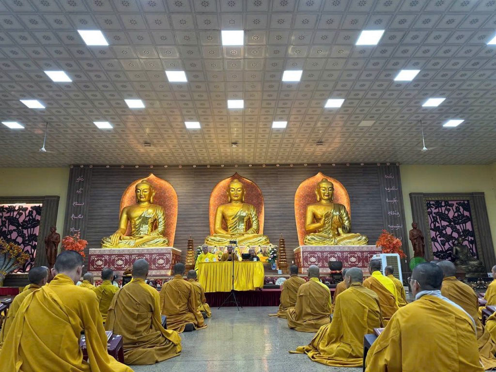 HÒA THƯỢNG THÍCH THIỆN HỶ SÁCH TẤN HÀNH GIẢ AN CƯ TẠI HẠ TRƯỜNG CHÙA GIÁC NGỘ - ĐẤT ĐỎ