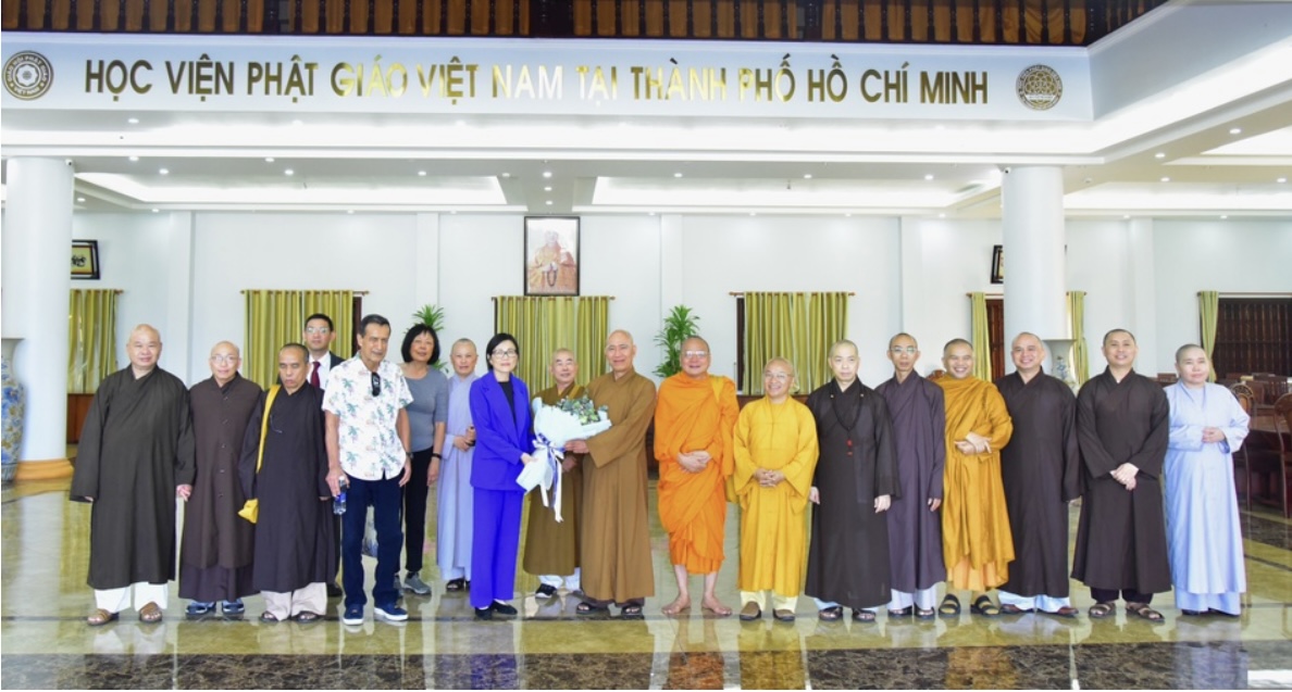 Bằng cấp hay năng lực thực chất?