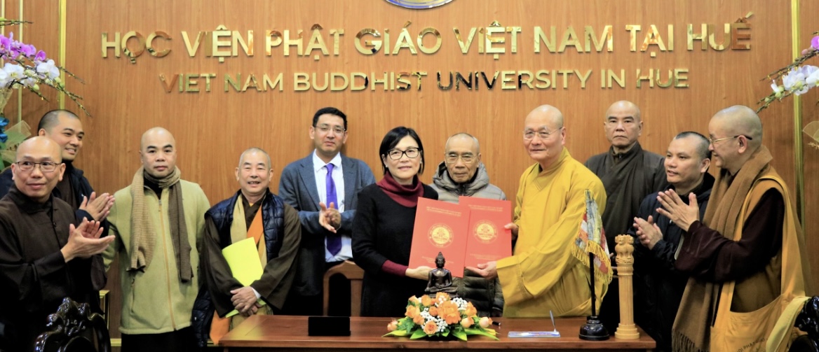 Bằng cấp hay năng lực thực chất?