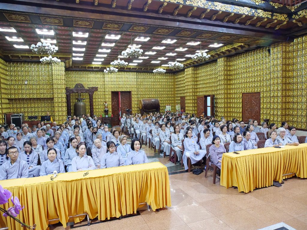 SỐNG CHÁNH NIỆM TỈNH GIÁC ĐỂ BẢO VỆ BẢN THÂN KHỎI PHIỀN NÃO, KHỔ ĐAU