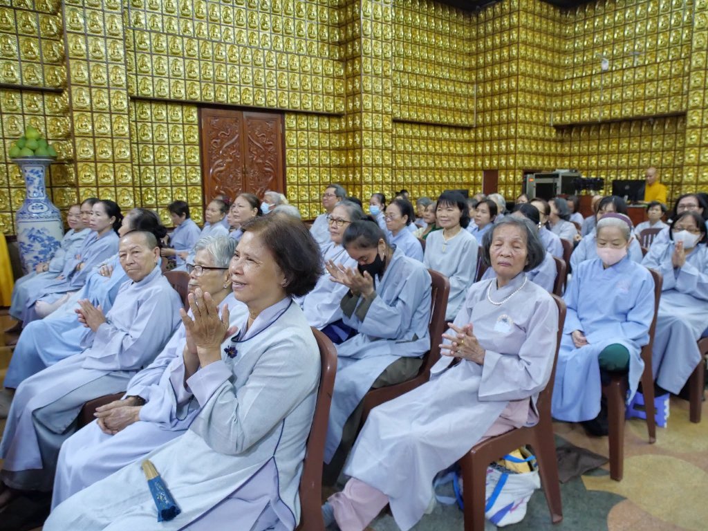 SỐNG CHÁNH NIỆM TỈNH GIÁC ĐỂ BẢO VỆ BẢN THÂN KHỎI PHIỀN NÃO, KHỔ ĐAU