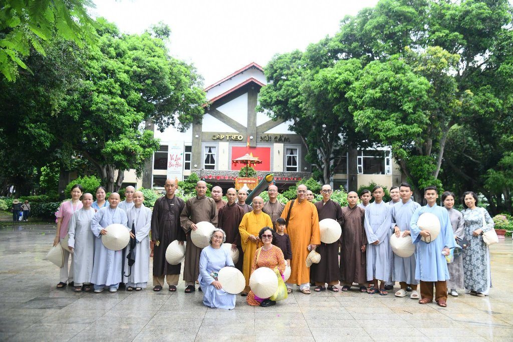 HÀNH HƯƠNG VỀ CHỐN TỔ CHÂU ĐỐC – AN GIANG: ĐOÀN PHẬT TỬ CHÙA GIÁC NGỘ VIẾNG THĂM CÁC TỰ VIỆN
