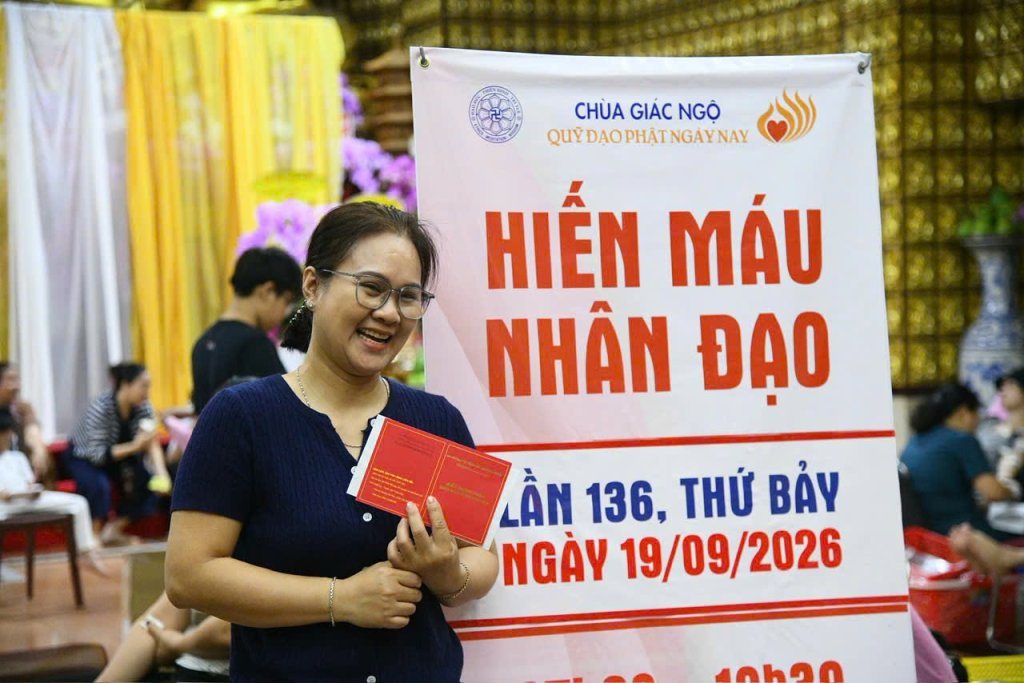 TIẾP NỐI HẠNH NGUYỆN PHỤNG SỰ: HƠN 200 TĂNG NI, PHẬT TỬ THAM GIA HIẾN MÁU NHÂN ĐẠO LẦN THỨ 136