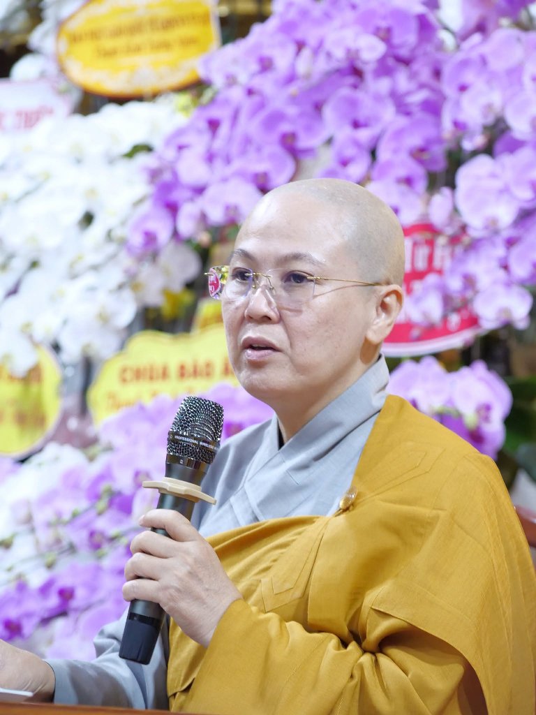 SỐNG CHÁNH NIỆM TỈNH GIÁC ĐỂ BẢO VỆ BẢN THÂN KHỎI PHIỀN NÃO, KHỔ ĐAU