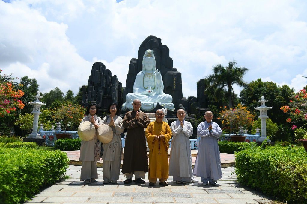 HÀNH HƯƠNG VỀ CHỐN TỔ CHÂU ĐỐC – AN GIANG: ĐOÀN PHẬT TỬ CHÙA GIÁC NGỘ VIẾNG THĂM CÁC TỰ VIỆN