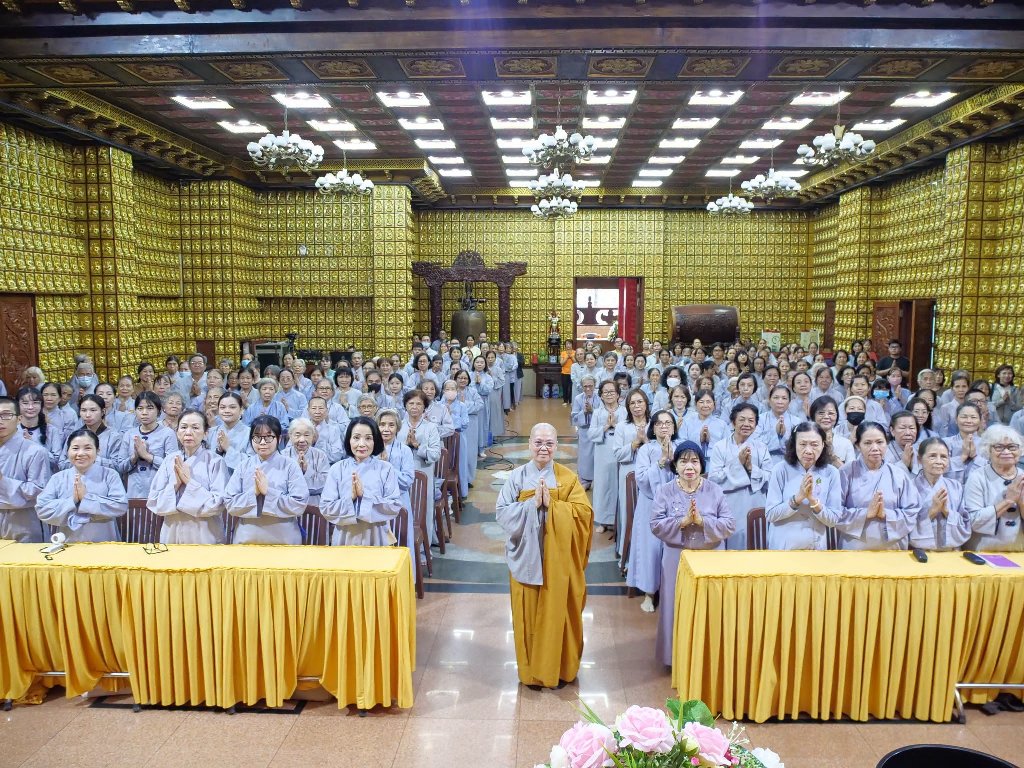 SỐNG CHÁNH NIỆM TỈNH GIÁC ĐỂ BẢO VỆ BẢN THÂN KHỎI PHIỀN NÃO, KHỔ ĐAU