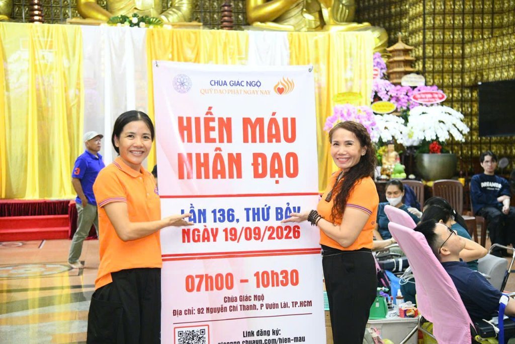 TIẾP NỐI HẠNH NGUYỆN PHỤNG SỰ: HƠN 200 TĂNG NI, PHẬT TỬ THAM GIA HIẾN MÁU NHÂN ĐẠO LẦN THỨ 136