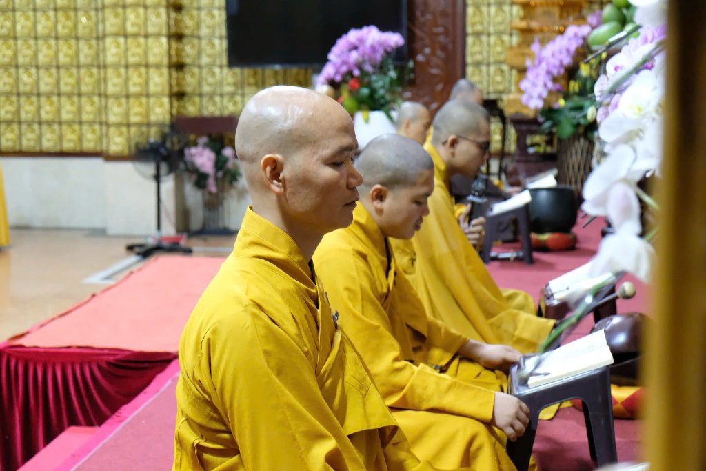 KHÓA TU NGÀY AN LẠC TẠI CHÙA GIÁC NGỘ VỚI SỰ THAM DỰ CỦA GS. TS. NGUYỄN HÙNG HẬU
