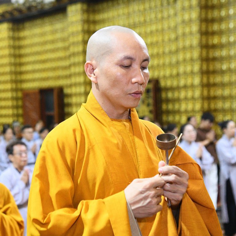 HƠN 200 PHẬT TỬ THAM DỰ LỄ SÁM HỐI TẠI CHÙA GIÁC NGỘ: LỜI NHẮC NHỞ VỀ SỨC KHỎE TINH THẦN TỪ THẦY NHẬT TỪ