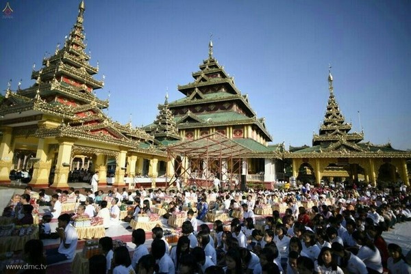 Chùm ảnh Lễ Dâng Y Kathina tại thành phố Dawei, Myanmar
