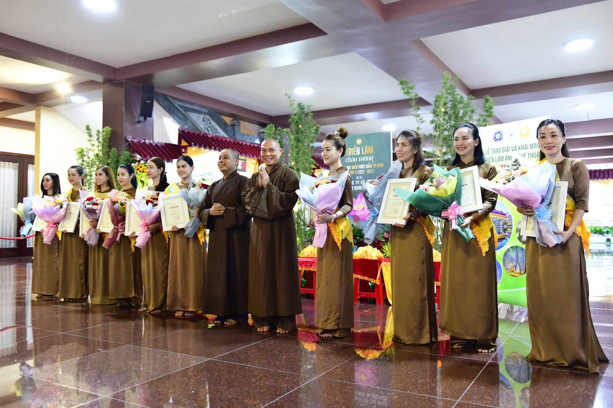 Lễ trao giải và Khai mạc Triển lãm ảnh nghệ thuật &quot;Phật giáo đồng hành cùng dân tộc&quot;