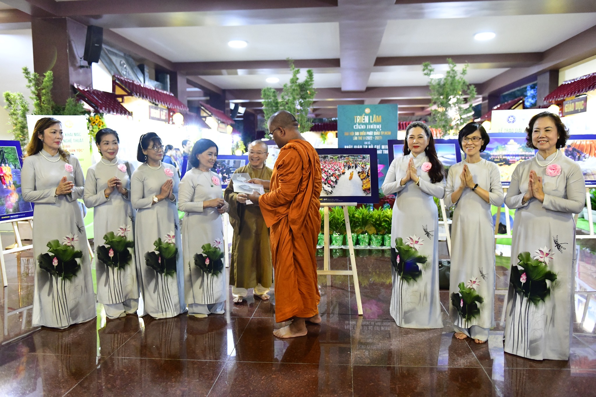Lễ trao giải và Khai mạc Triển lãm ảnh nghệ thuật &quot;Phật giáo đồng hành cùng dân tộc&quot;