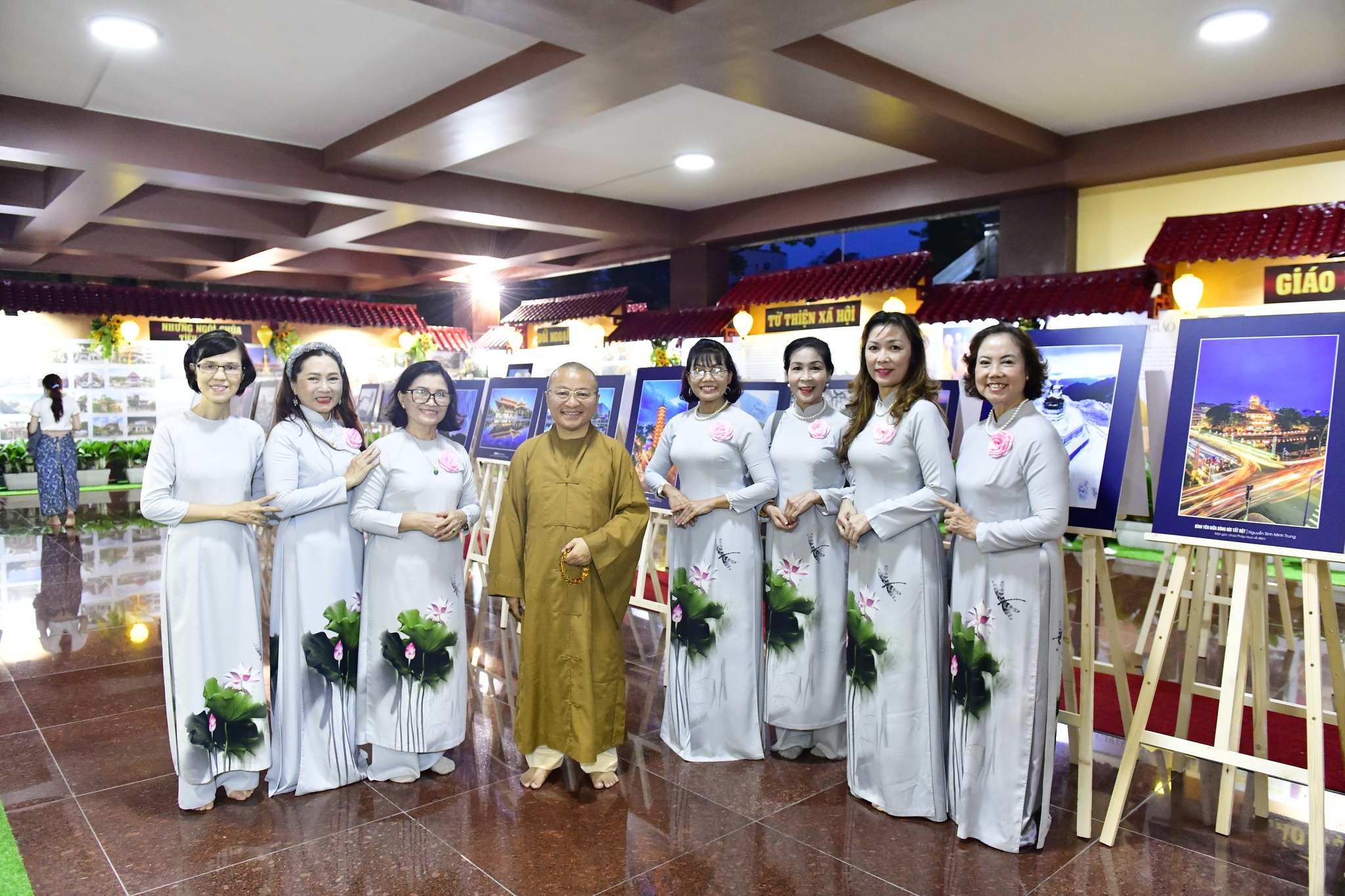 Lễ trao giải và Khai mạc Triển lãm ảnh nghệ thuật &quot;Phật giáo đồng hành cùng dân tộc&quot;