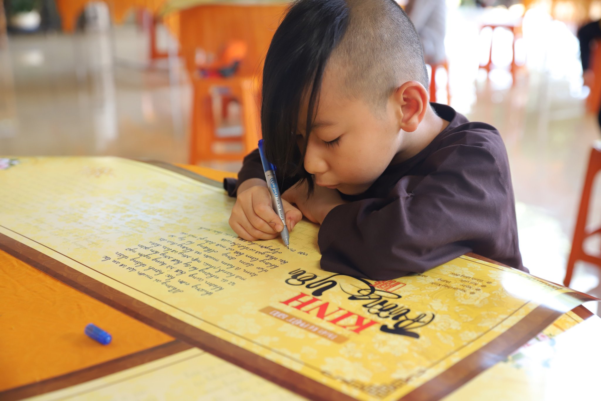 Lễ hội chép kinh cho thanh thiếu niên tại Chùa Liên Hoa (Đắk Nông)