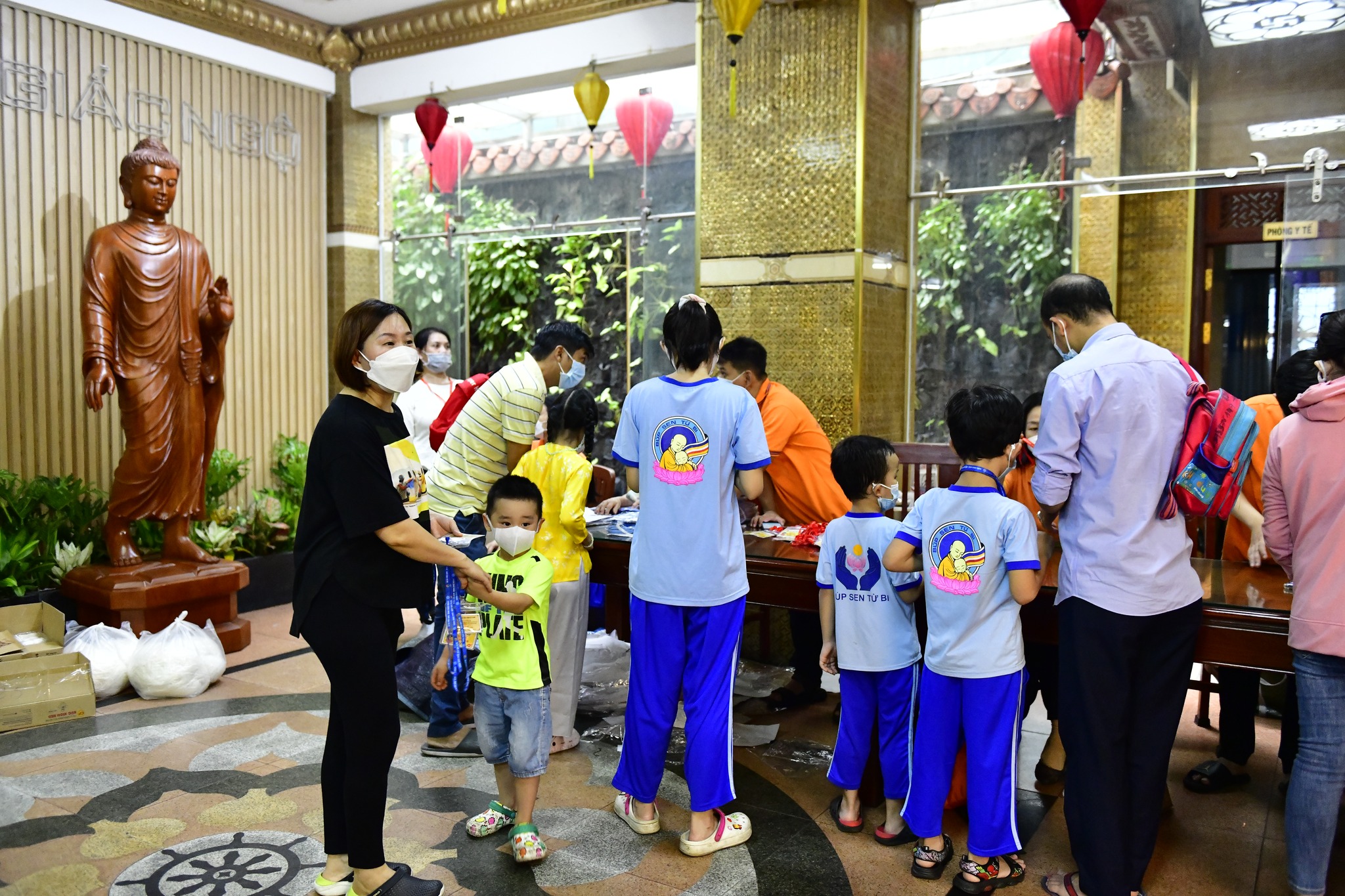 Hơn 500 &quot;Búp Sen Từ Bi&quot; gửi lời thương yêu mừng Ngày của cha