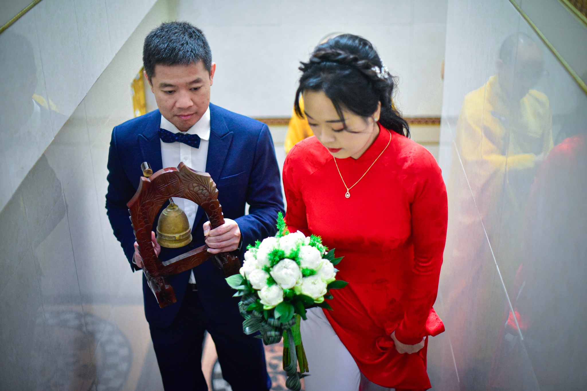 Hạnh phúc lâu dài từ hôn lễ trước Phật đài