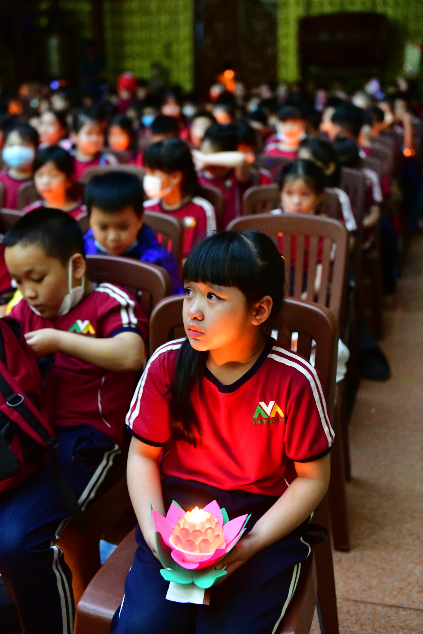 Hơn 300 học sinh Trường Tiểu học Quốc tế Việt Mỹ tham dự &quot;Lễ thắp nến tri ân cha mẹ&quot;