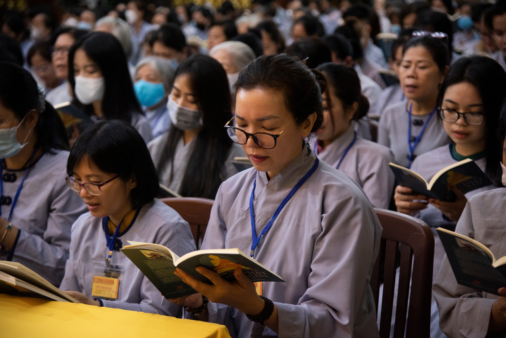 SC. Giác Lệ Hiếu chia sẻ cách ứng xử khéo léo theo lời Phật dạy trước hơn 1.000 hành giả tại Chùa Giác Ngộ