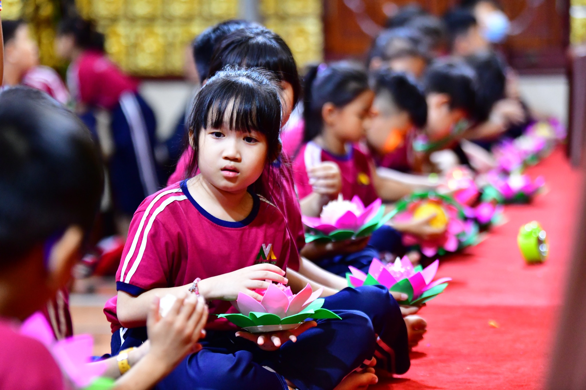 Hơn 300 học sinh Trường Tiểu học Quốc tế Việt Mỹ tham dự &quot;Lễ thắp nến tri ân cha mẹ&quot;