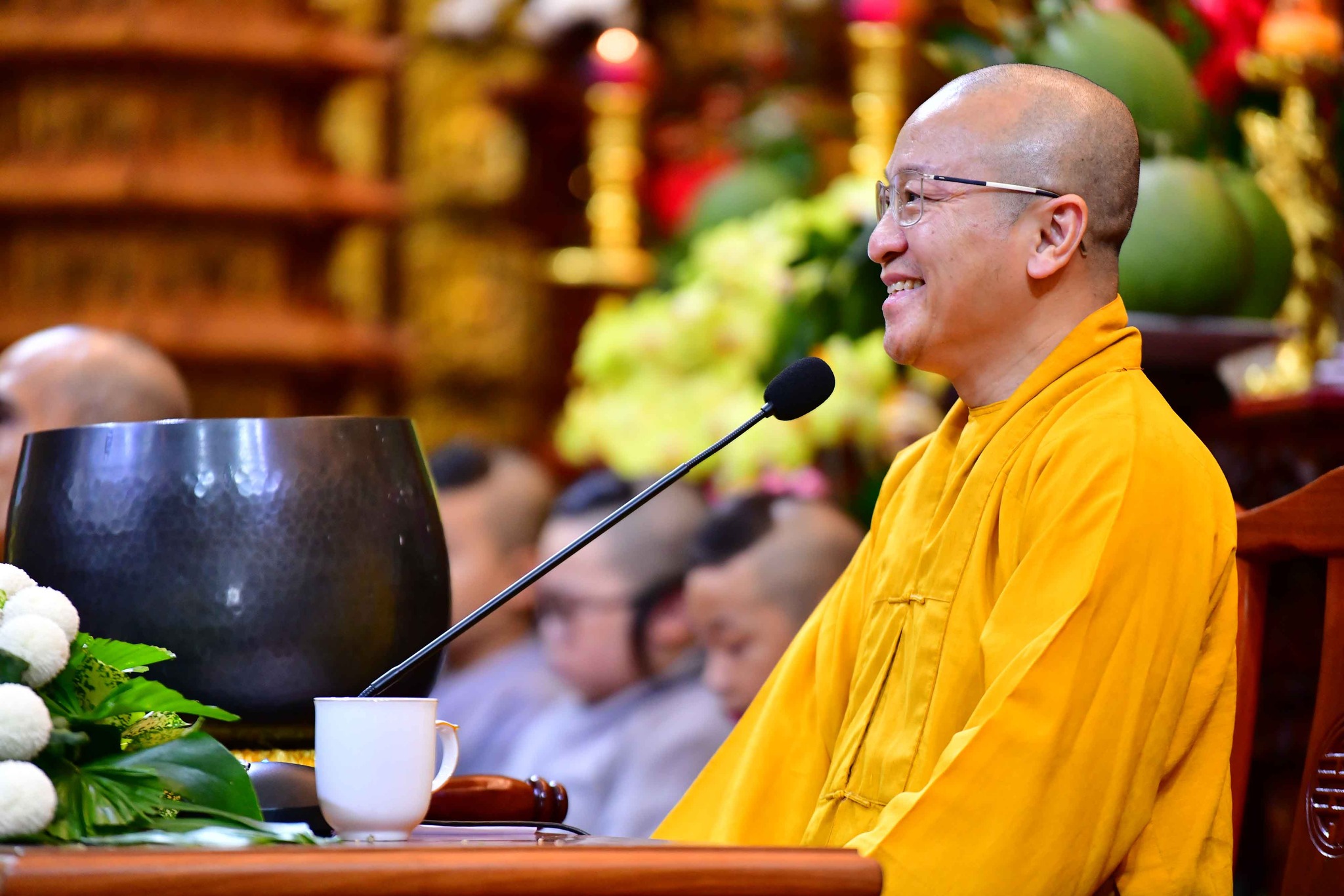 Lắng nghe và trị liệu khổ đau theo tinh thần Phật học
