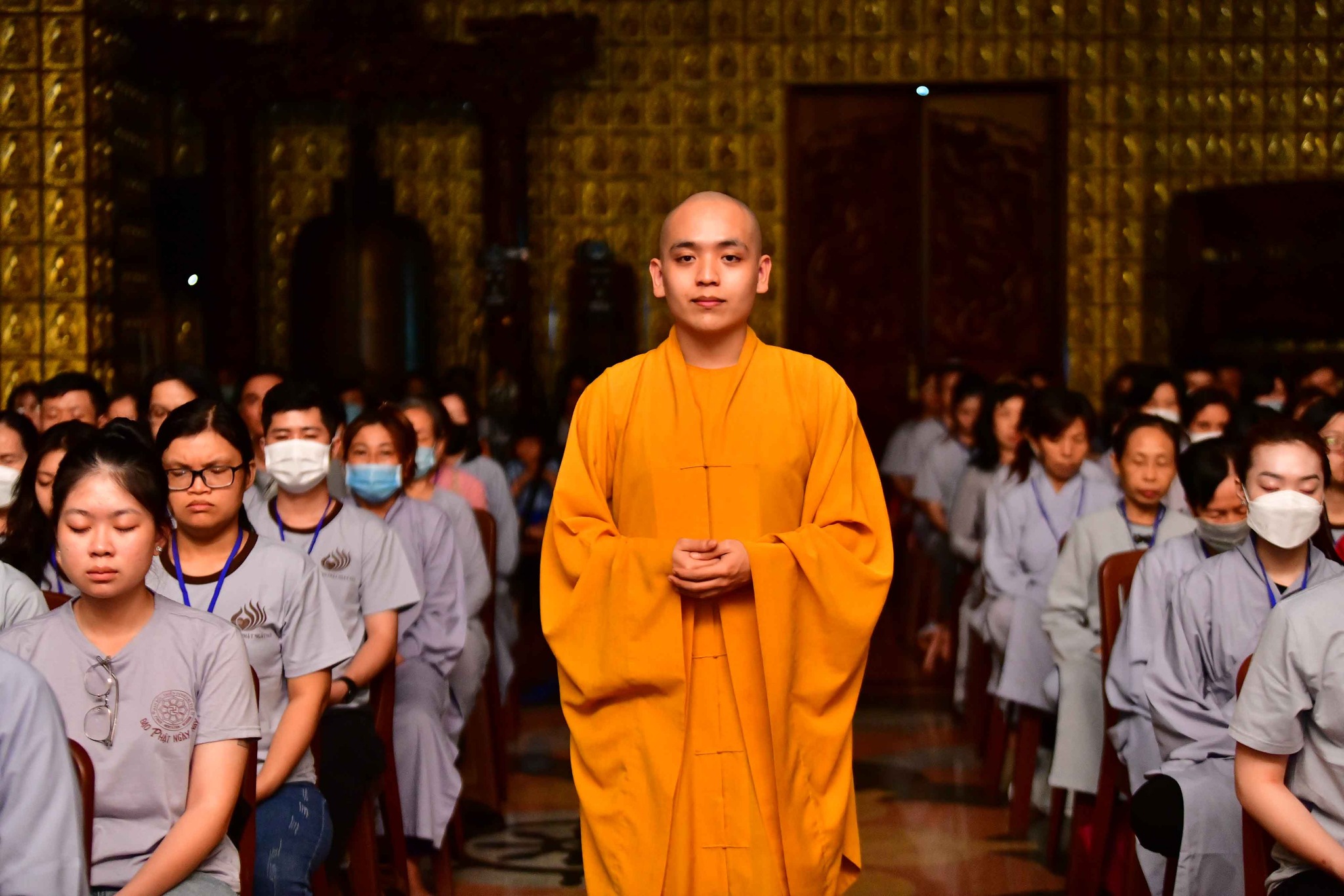 Lắng nghe và trị liệu khổ đau theo tinh thần Phật học