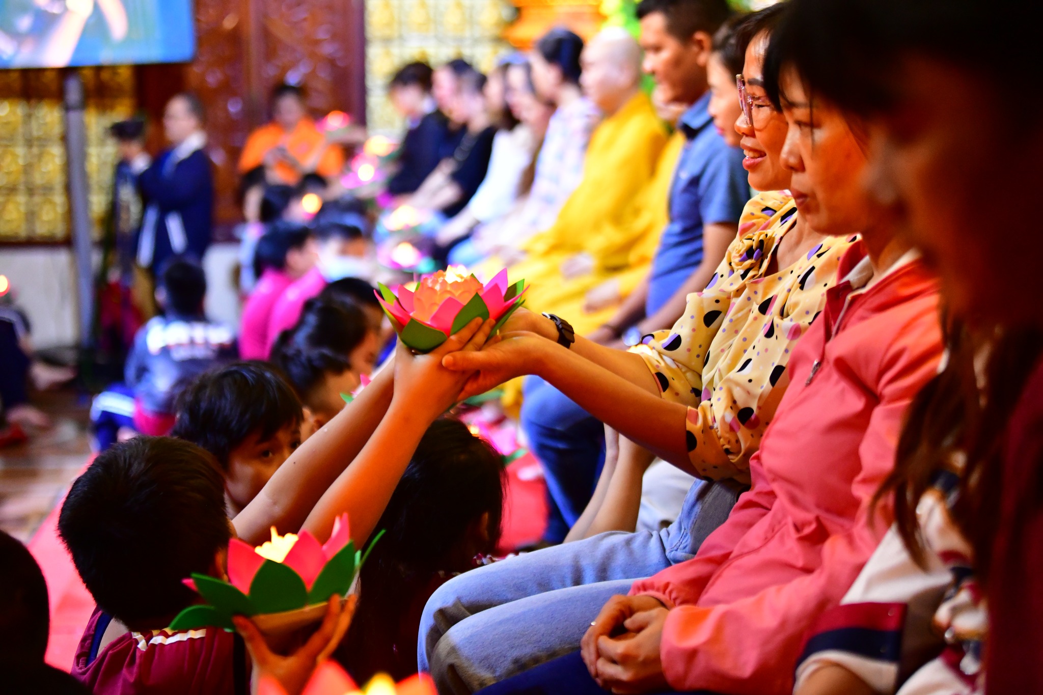 Hơn 300 học sinh Trường Tiểu học Quốc tế Việt Mỹ tham dự &quot;Lễ thắp nến tri ân cha mẹ&quot;