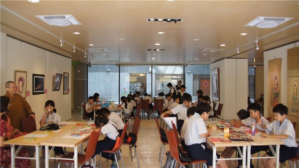 Đài Loan: Lễ Phật đản học sinh Trường tiểu học Đại Trúc quốc tiểu thi Hội họa, tắm Phật