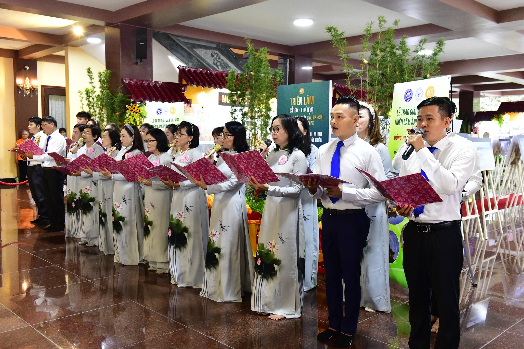 Lễ trao giải và Khai mạc Triển lãm ảnh nghệ thuật &quot;Phật giáo đồng hành cùng dân tộc&quot;