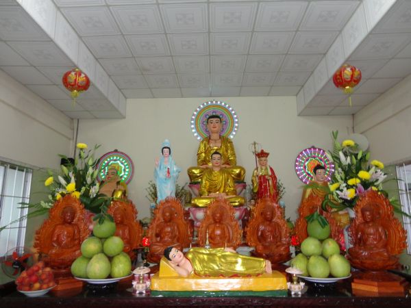 Tiền Giang: Đại lễ hoa đăng mừng vía Phật A Di Đà tại chùa Kim Linh I