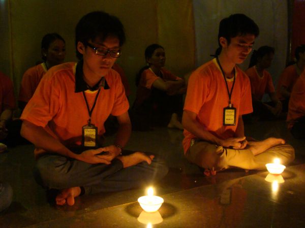 Đăk Lăk: Đốt nến tri ân – thay lời muốn nói