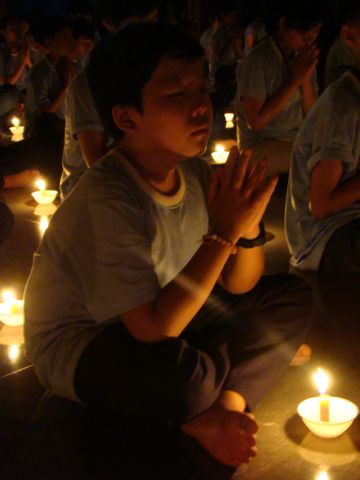 Đăk Lăk: Đốt nến tri ân – thay lời muốn nói
