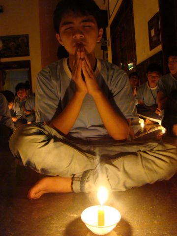 Đăk Lăk: Đốt nến tri ân – thay lời muốn nói