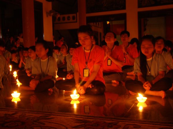 Đăk Lăk: Đốt nến tri ân – thay lời muốn nói