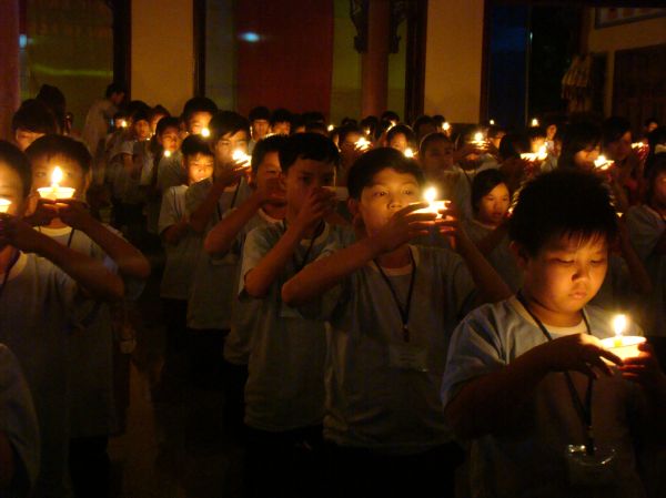 Đăk Lăk: Đốt nến tri ân – thay lời muốn nói