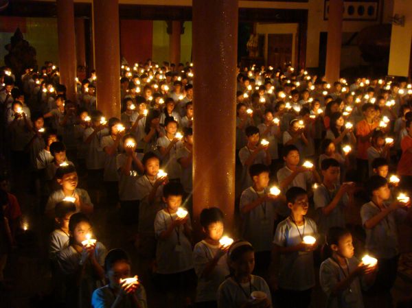 Đăk Lăk: Đốt nến tri ân – thay lời muốn nói