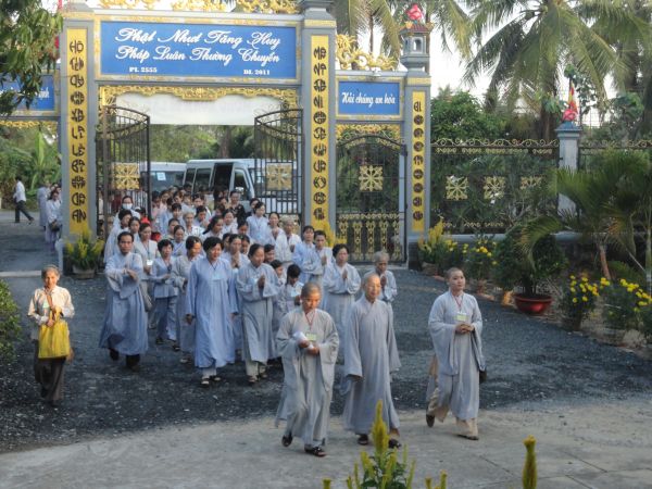 Hóc môn: Chùa Bửu Minh tổ chức chuyến hành hương Thập tự đầu xuân mới