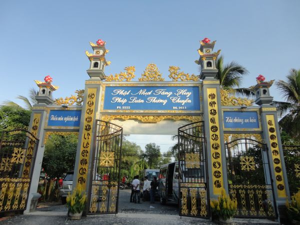 Hóc môn: Chùa Bửu Minh tổ chức chuyến hành hương Thập tự đầu xuân mới