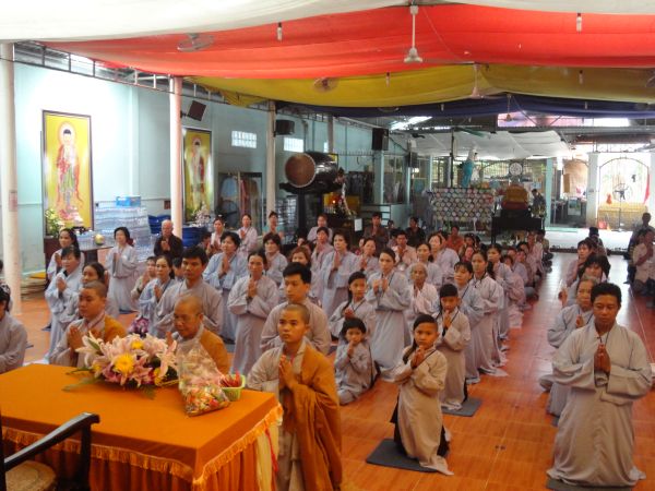 Hóc môn: Chùa Bửu Minh tổ chức chuyến hành hương Thập tự đầu xuân mới