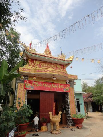 Hóc môn: Chùa Bửu Minh tổ chức chuyến hành hương Thập tự đầu xuân mới