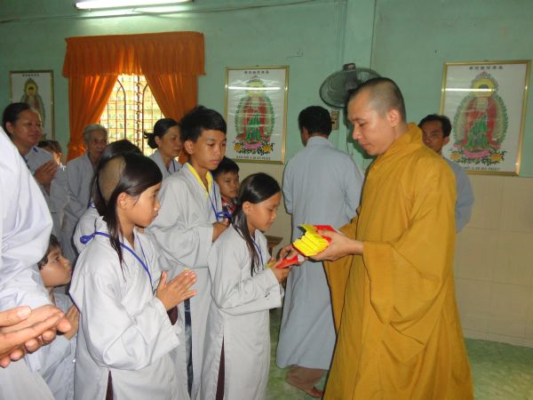 Hóc môn: Chùa Bửu Minh tổ chức chuyến hành hương Thập tự đầu xuân mới