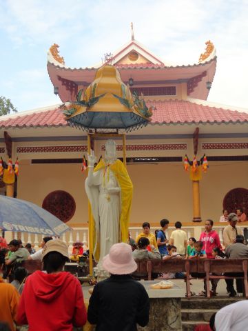 Hóc môn: Chùa Bửu Minh tổ chức chuyến hành hương Thập tự đầu xuân mới