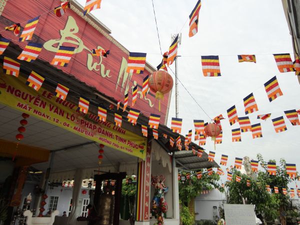 TP. HCM: Phật giáo huyện Hóc Môn tưng bừng chuẩn bị đón mừng ngày Phật đản sanh