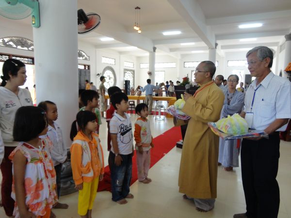 Đồng Tháp: Ban Đại diện Phật giáo huyện Tam Nông tổ chức Đại lễ Phật Đản